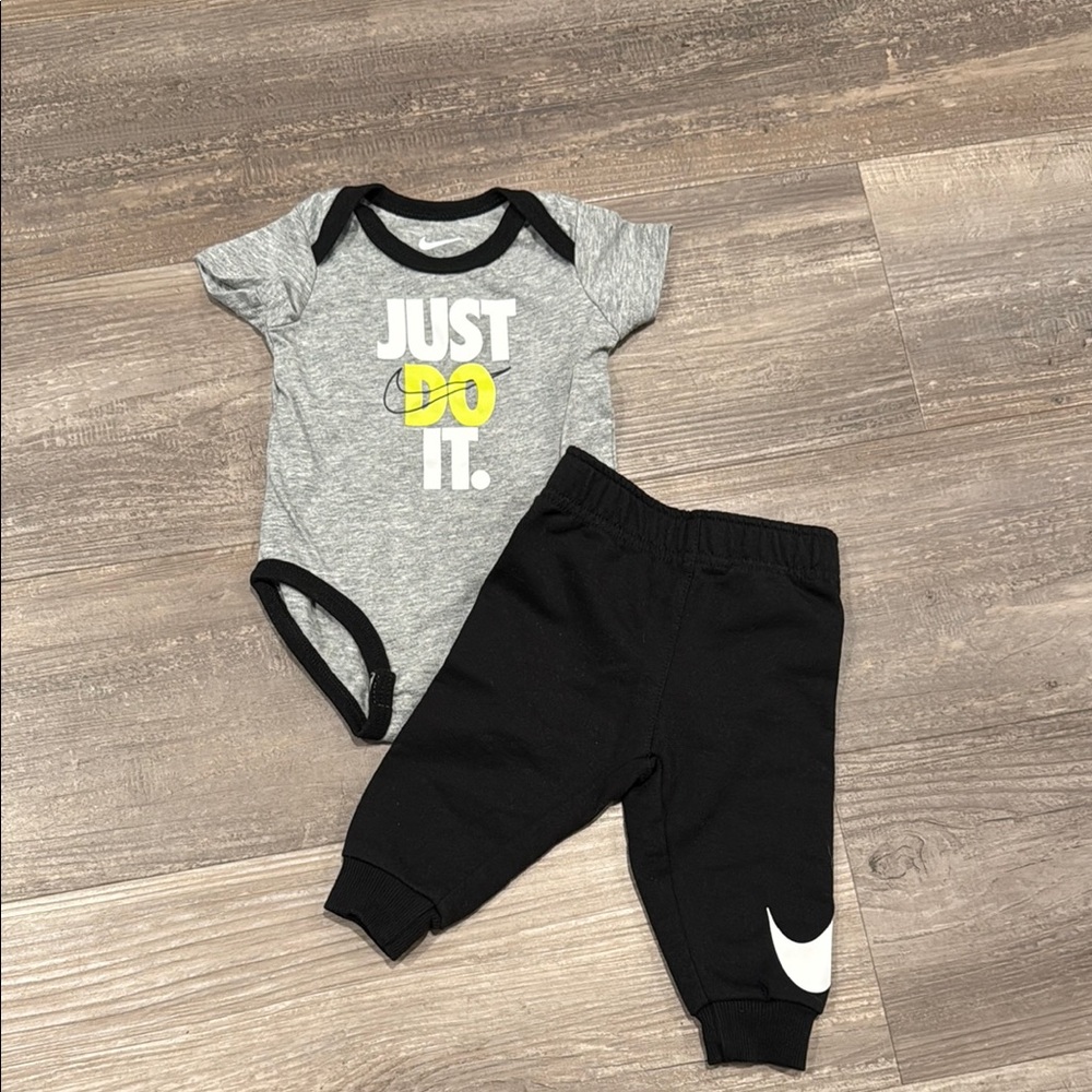 Nike Infant Bodysuit and Pants Set